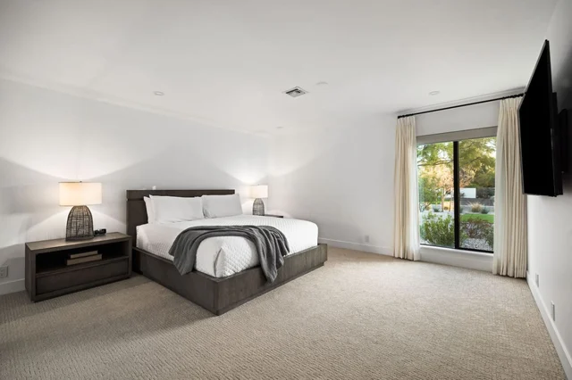 Bedroom 1 image 1