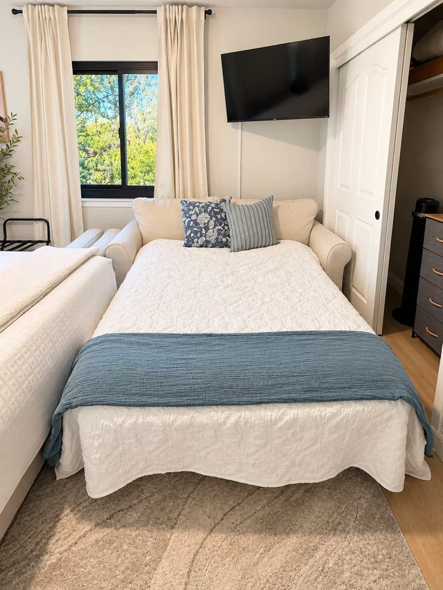 Bedroom image 1