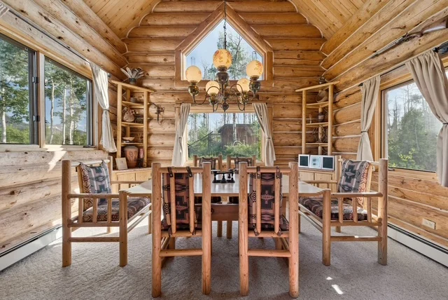 Alpenglow Cabin – Rustic Mountain Retreat property photo 4