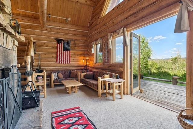 Alpenglow Cabin – Rustic Mountain Retreat property photo 5