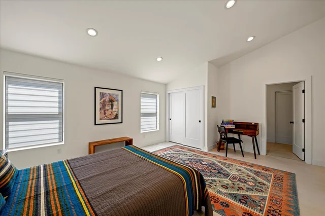 Bedroom 1 image 1