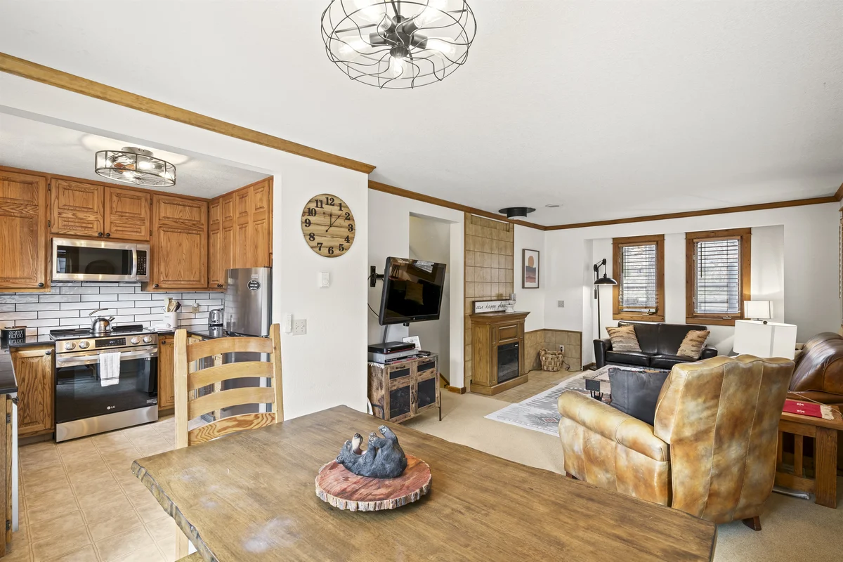 Spacious Serenity – Scenic Mountain Townhouse property photo 5