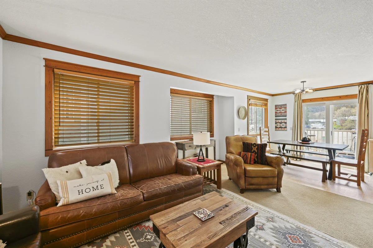 Spacious Serenity – Scenic Mountain Townhouse property photo 2