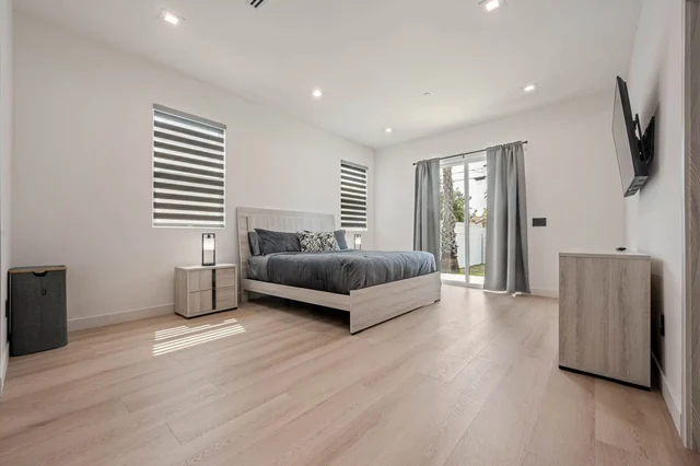 Bedroom 1 image 1