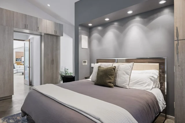 Bedroom 1 image 1