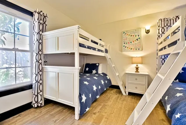 Bedroom 2 image 1