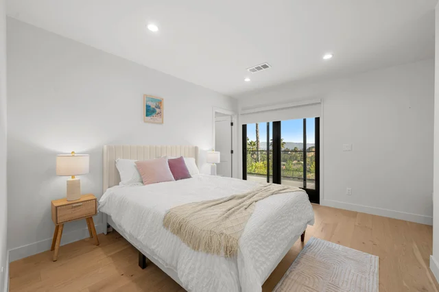 Bedroom 3 image 1