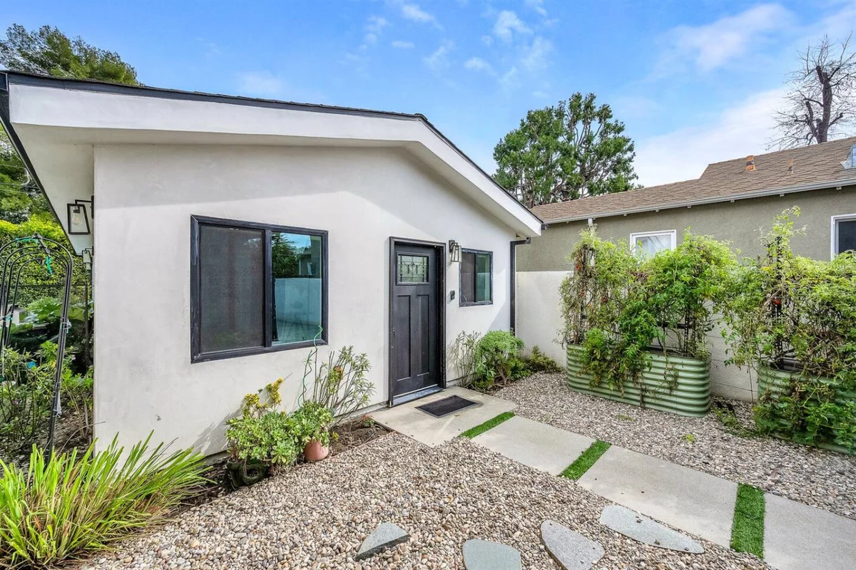 ৎ୭Greenbush Prestige Garden Suiteৎ୭ property photo 1