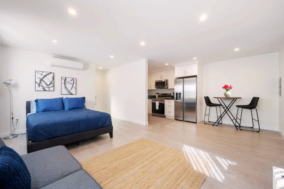 ৎ୭Prestige Studio Haven at Burbankৎ୭ 3 beds, wifi property photo 5