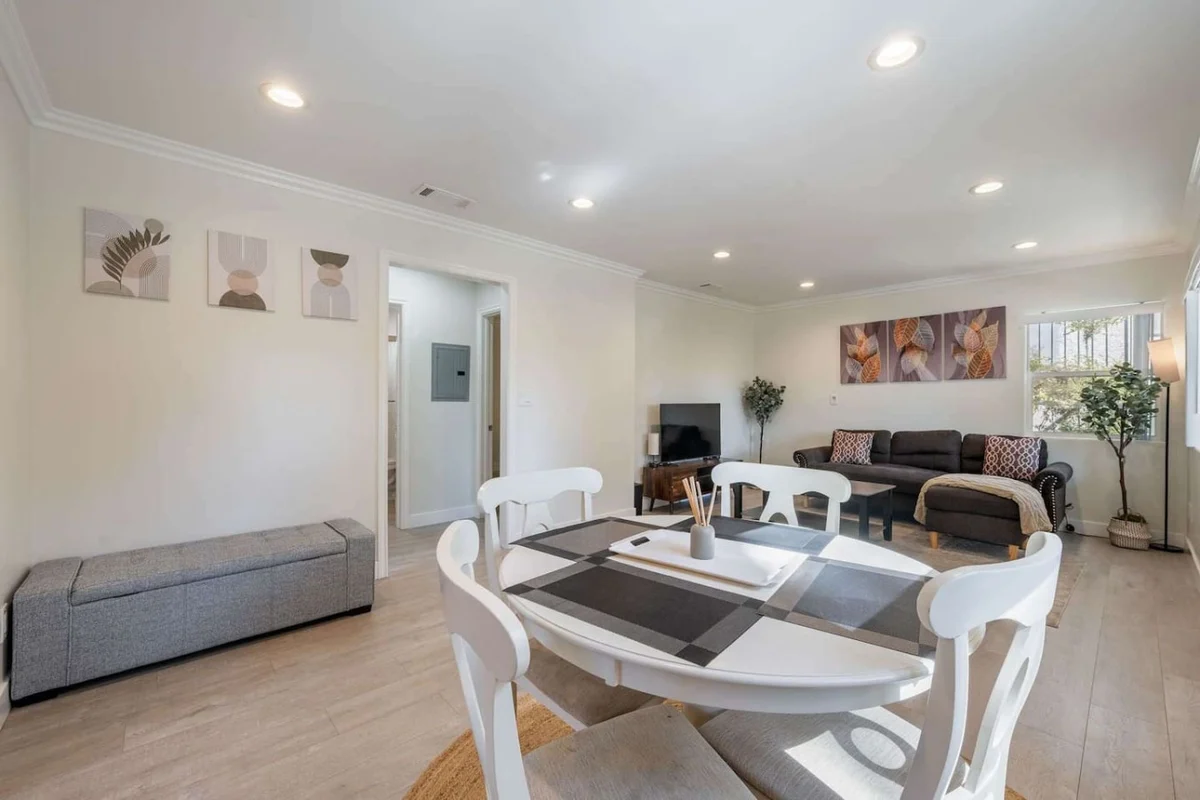 ৎ୭Serene Home in Central Burbankৎ୭, wifi property photo 4