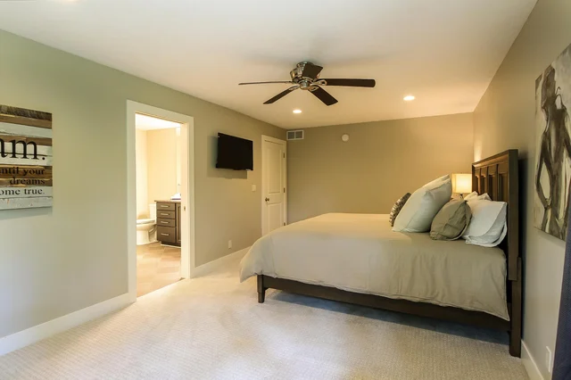 Bedroom 4 image 1