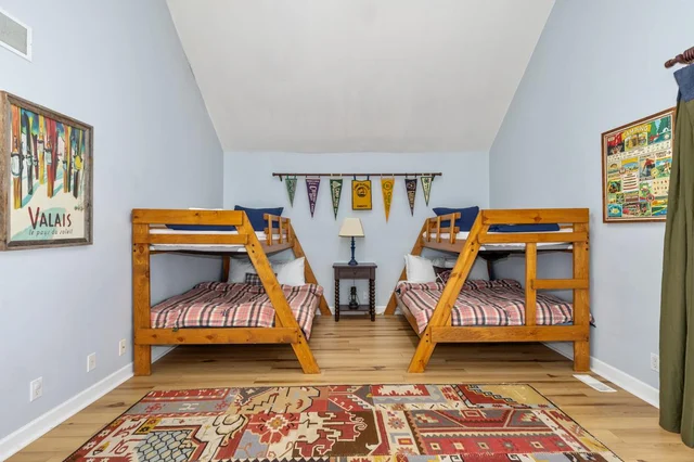 Bedroom 5 image 1