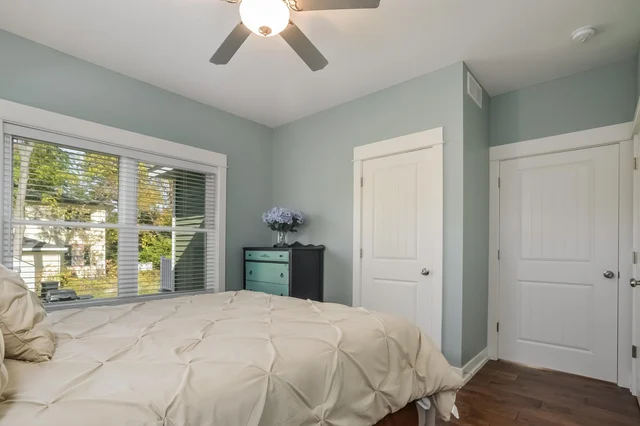 Bedroom 1 image 1