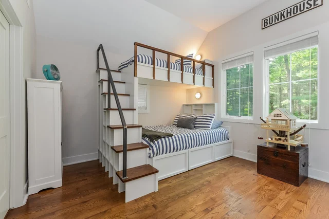 Bedroom 1 image 1