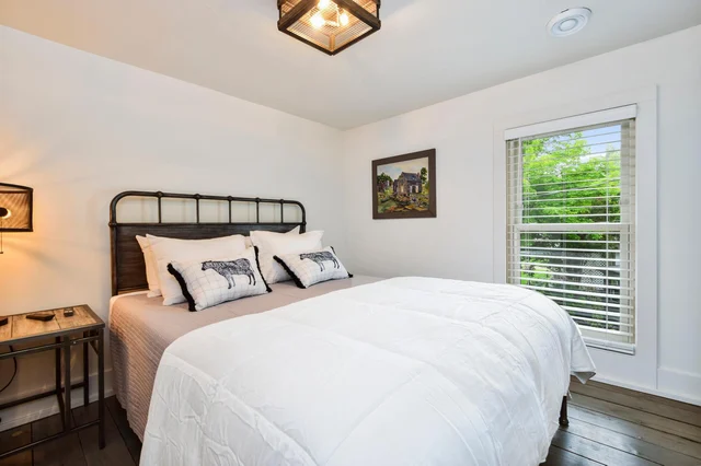 Bedroom 3 image 1
