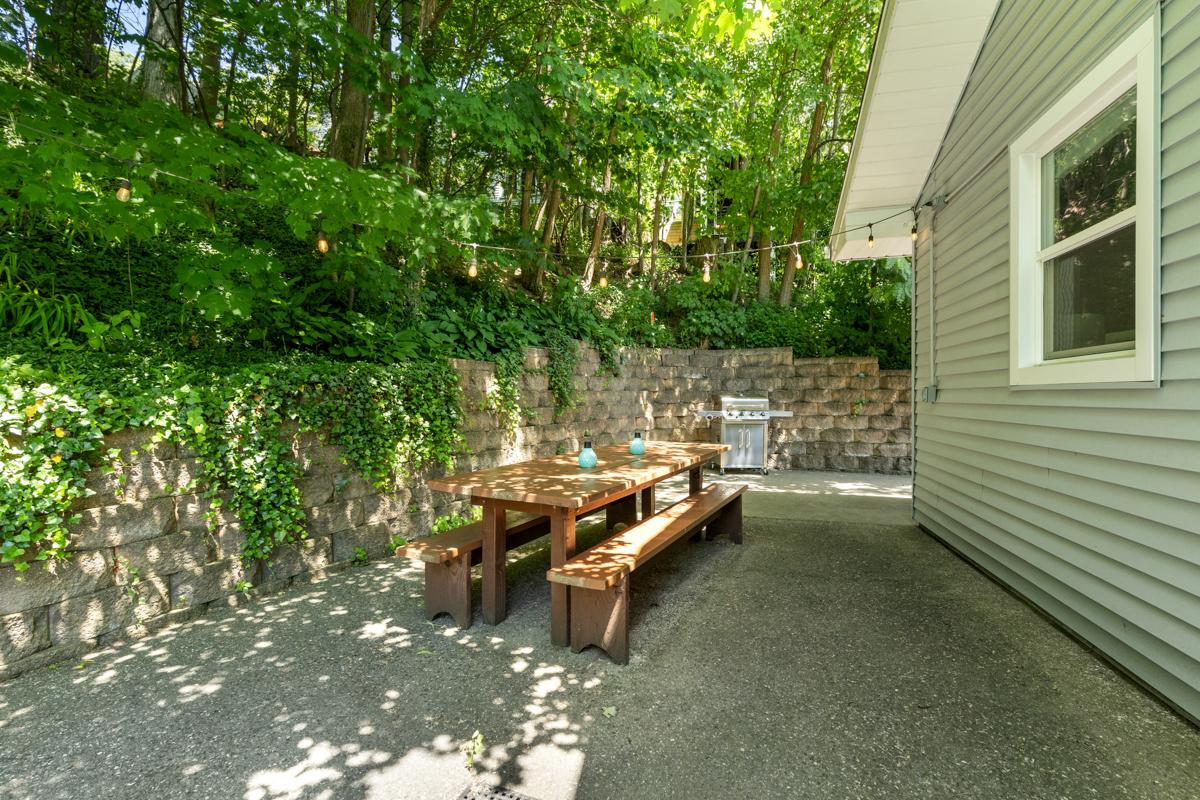 Beach Glass block from Heart of Saugatuck property photo 5