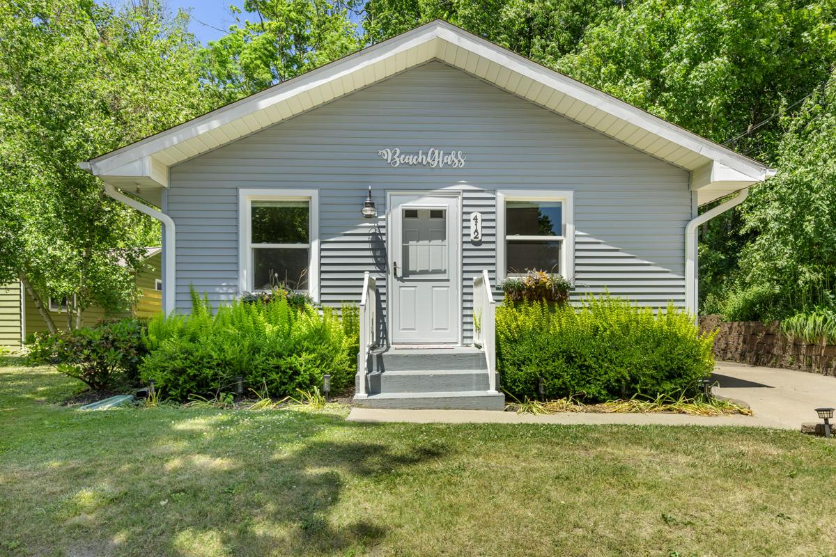 Beach Glass block from Heart of Saugatuck property photo 2