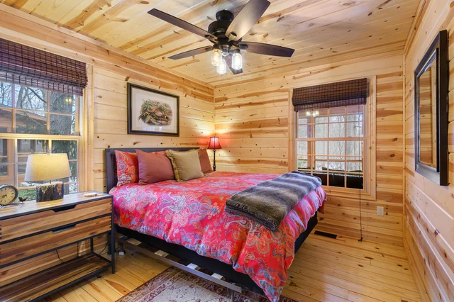 Bedroom 1 image 1
