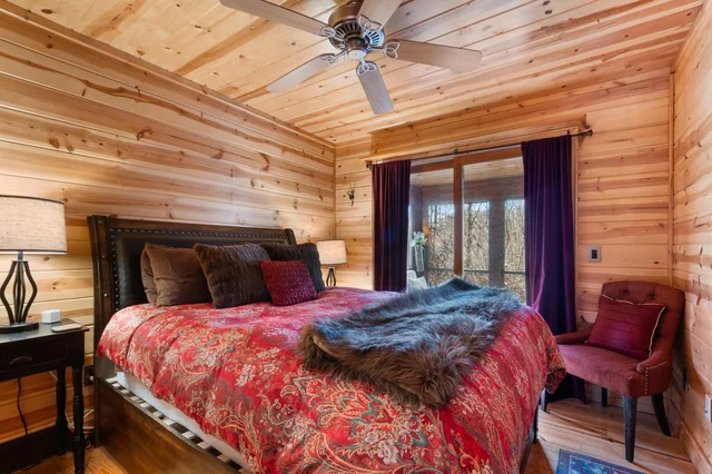 Bedroom 1 image 1