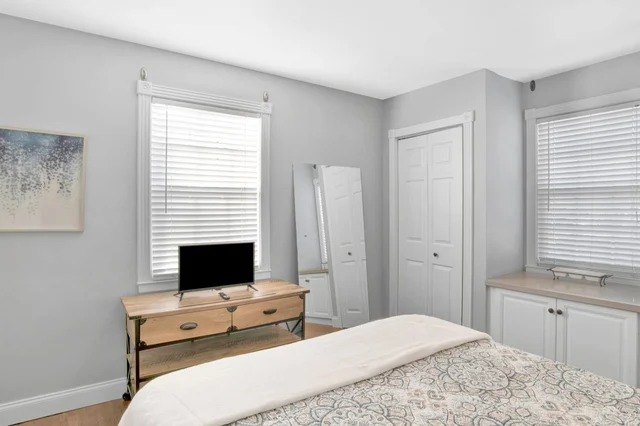Bedroom 1 image 1
