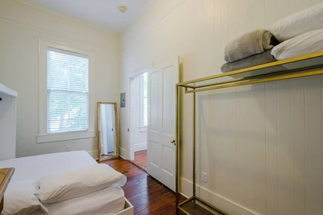 Bedroom 1 image 1