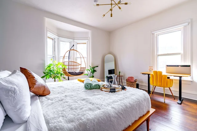 Bedroom 1 image 1