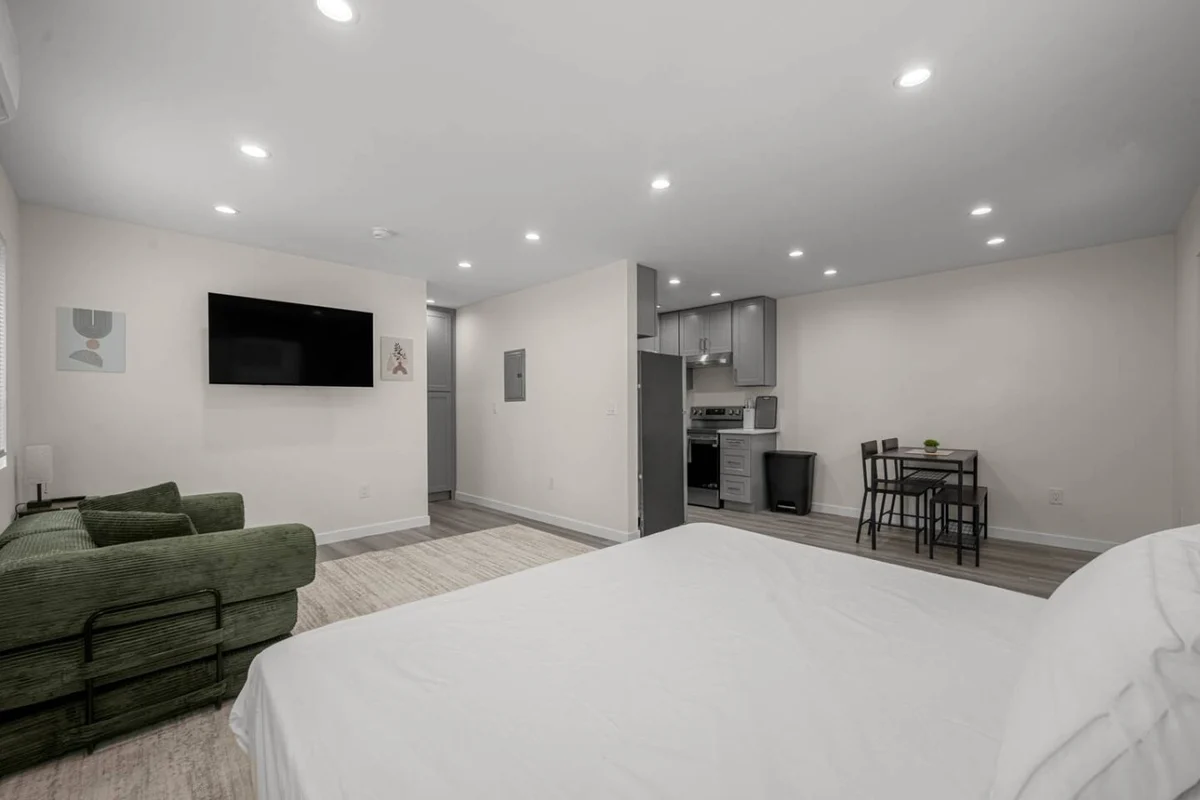 ৎ୭Modern Burbank Getawayৎ୭ property photo 5