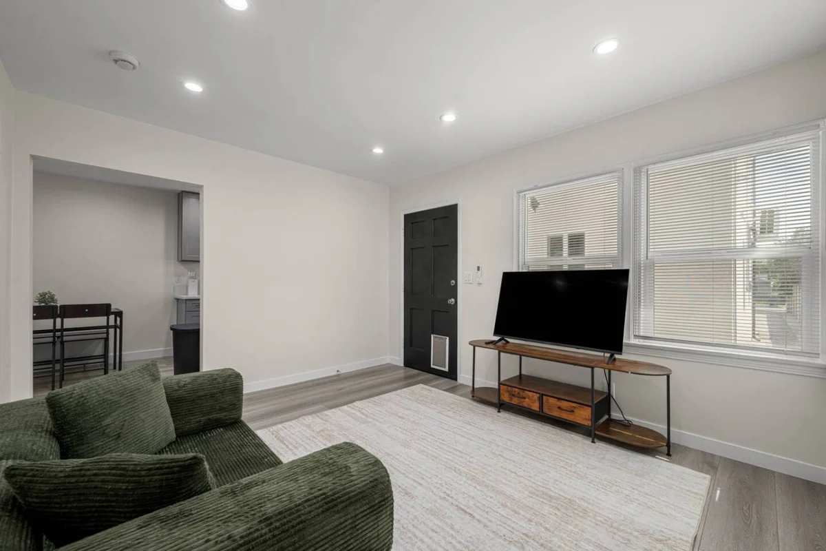 ৎ୭Relaxing Burbank Stay, ৎ୭ property photo 2
