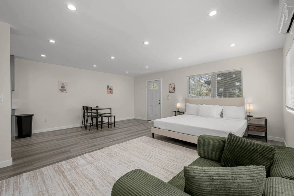 ৎ୭Cozy Burbank Retreatৎ୭ property photo 2