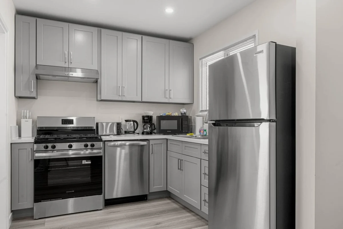 ৎ୭Burbank Haven, Unitৎ୭ property photo 3