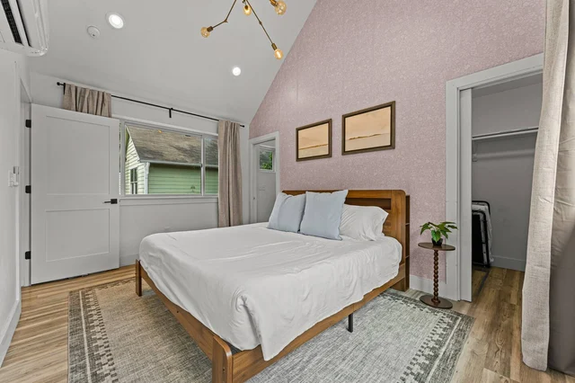 Bedroom 6 image 1