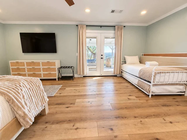 Bedroom image 1