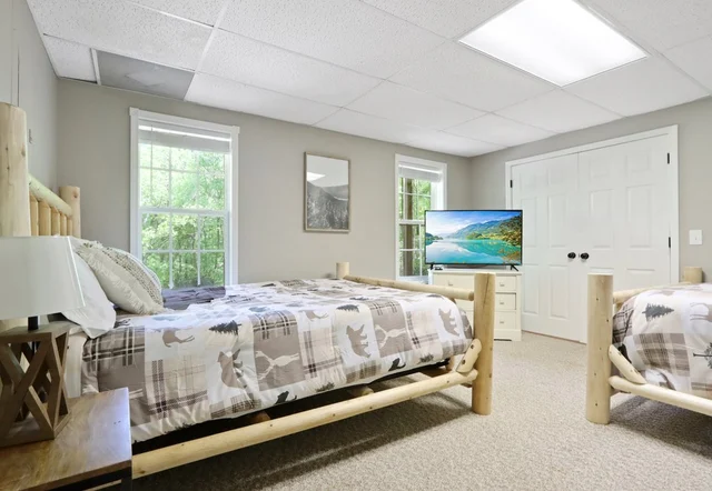 Bedroom 1 image 1