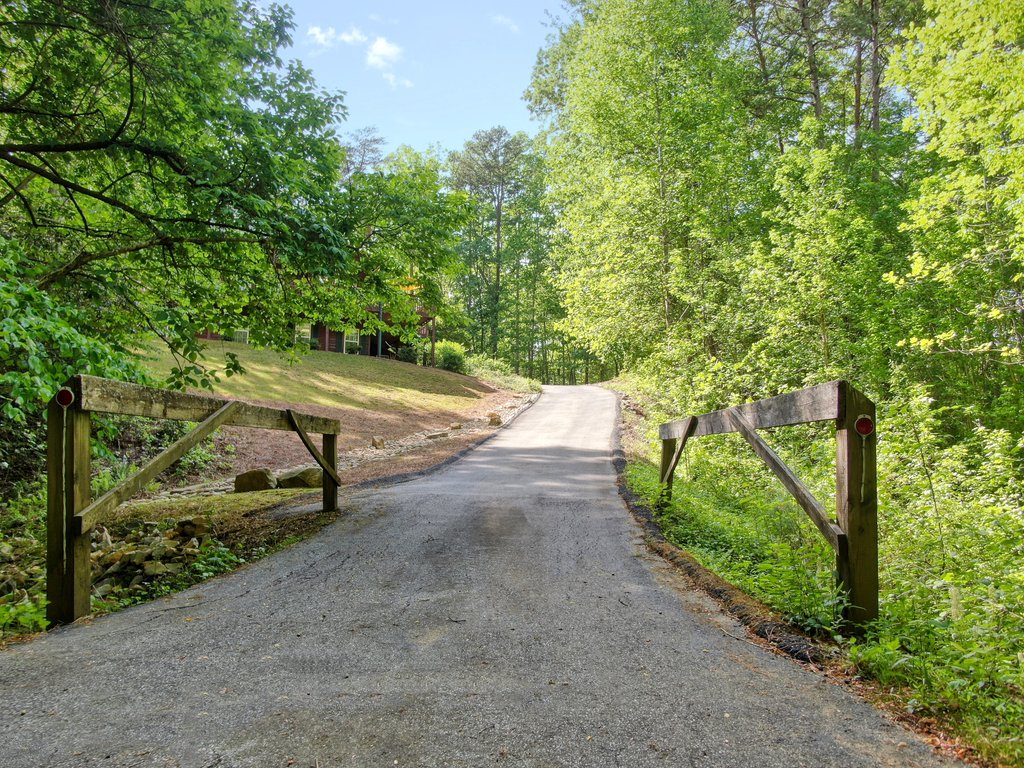 Mountain Creek Heaven Helen, GA property photo 2