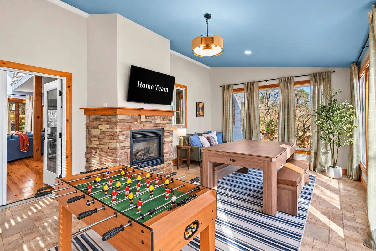 Helen Haus: Golf Sim & Hot Tub Theater Retreat property photo 5