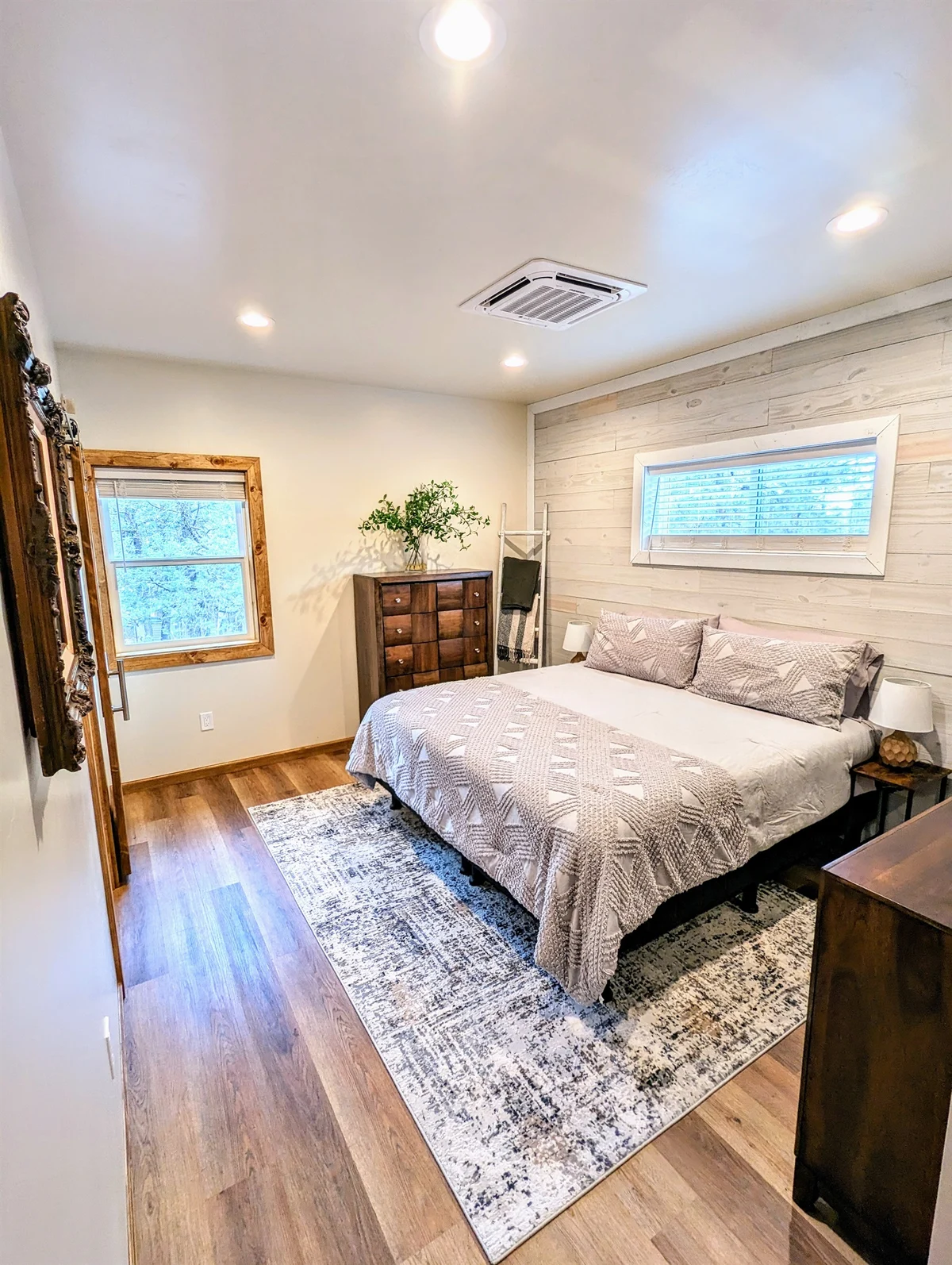 Cozy Cottage Lakeside property photo 4