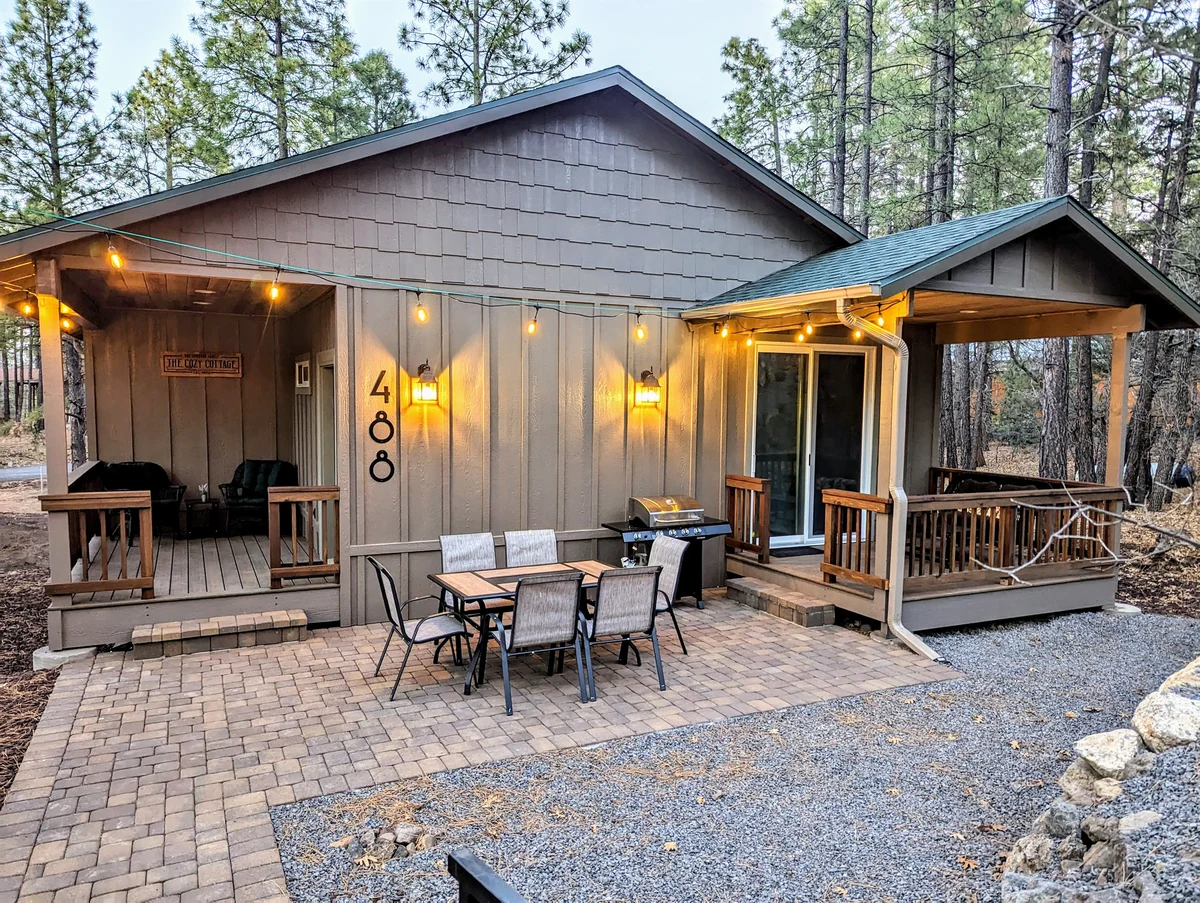 Cozy Cottage Lakeside property photo 3