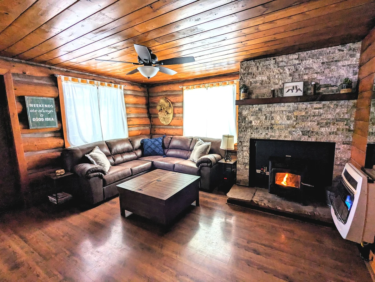 Cozy Cub Log Cabin property photo 2
