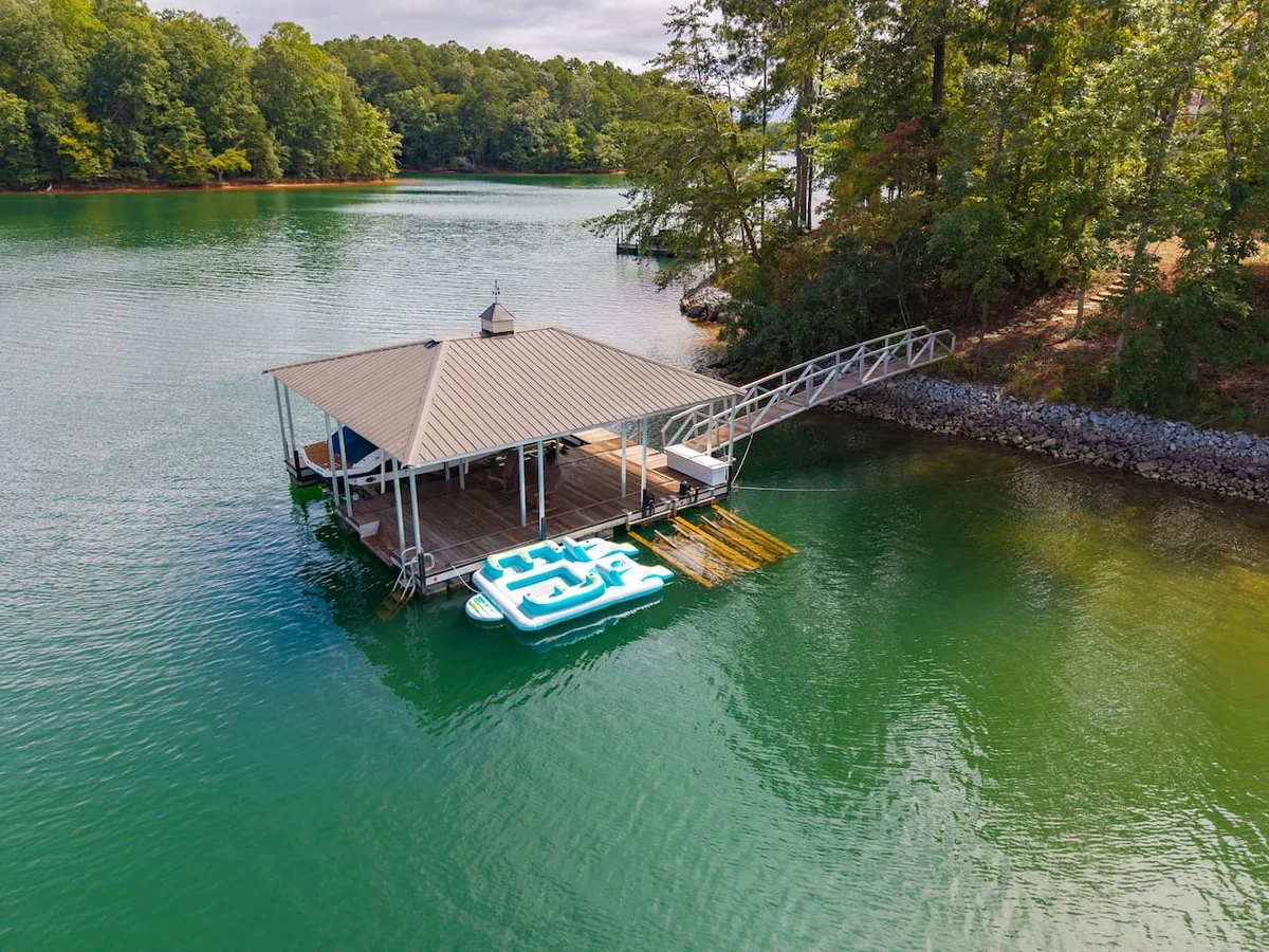 Shift Change on Lake Keowee property photo 3