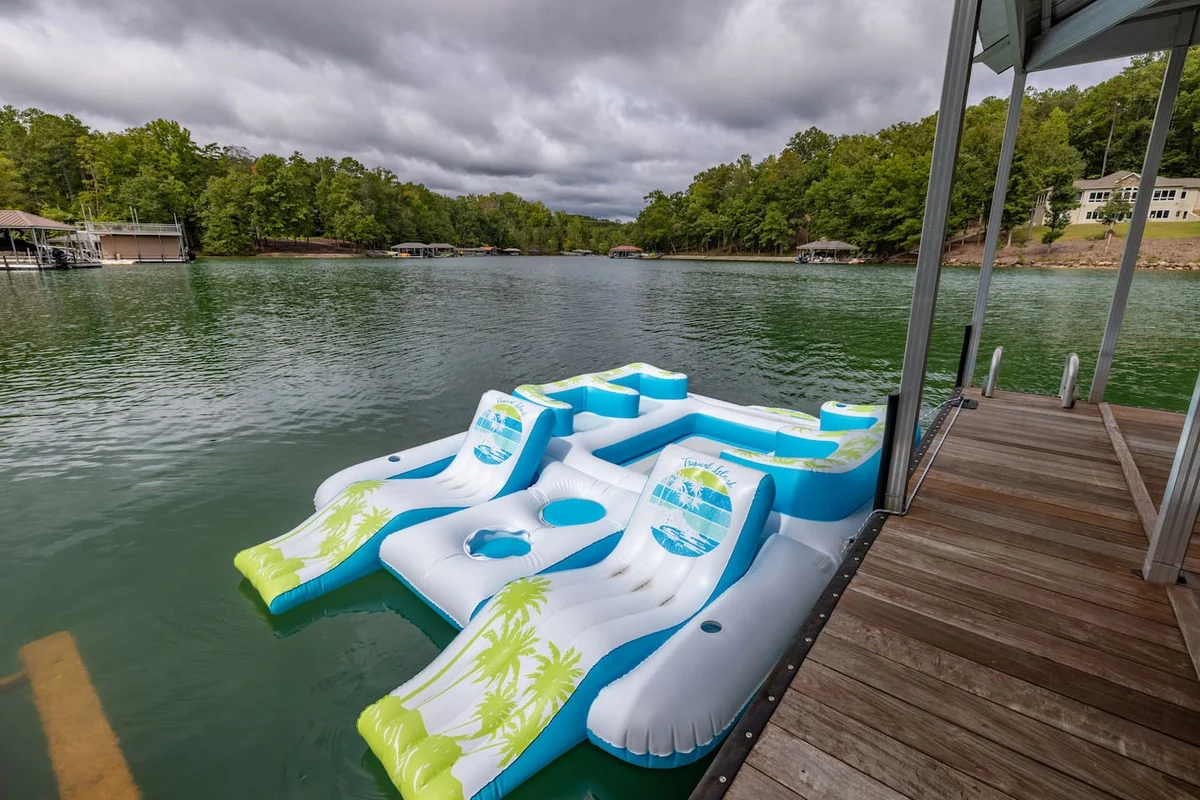 Shift Change on Lake Keowee property photo 4
