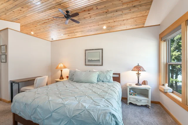 Bedroom 1 image 1