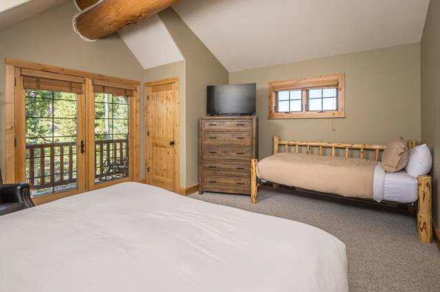 Bedroom 1 image 1