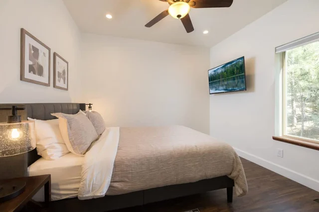 Bedroom image 1