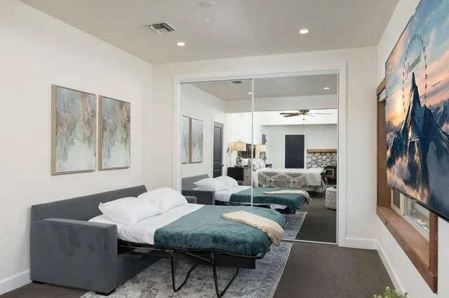 Bedroom image 1