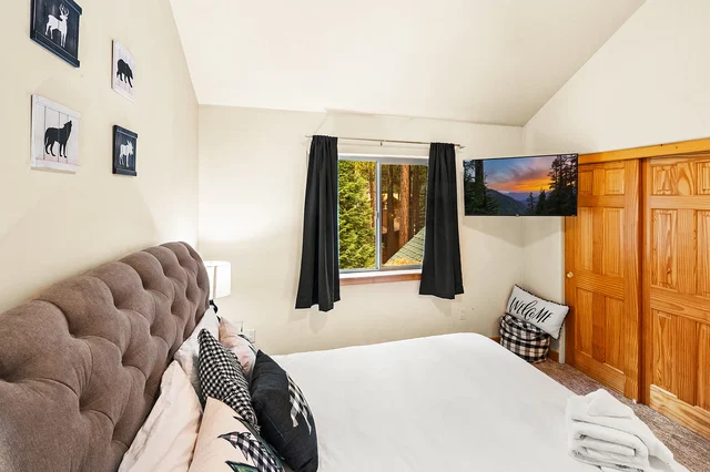 Bedroom image 1