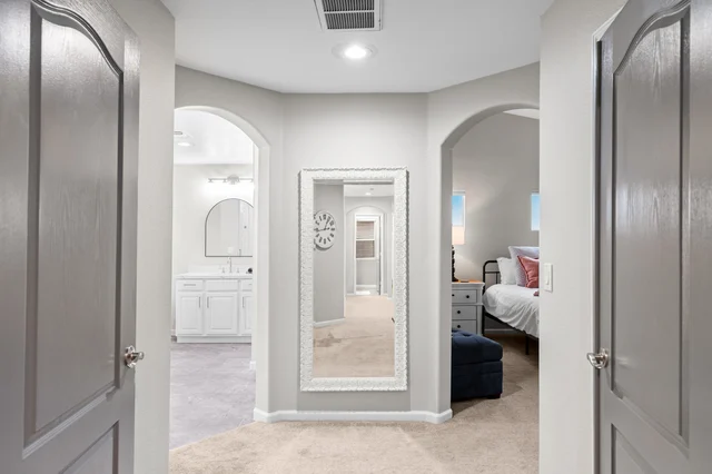 Bedroom 1 image 1
