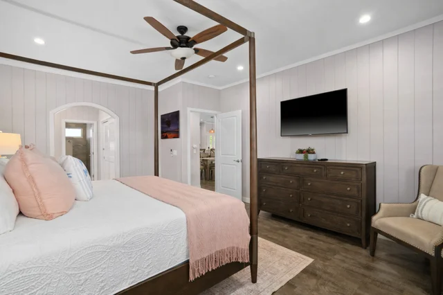 Bedroom 1 image 1
