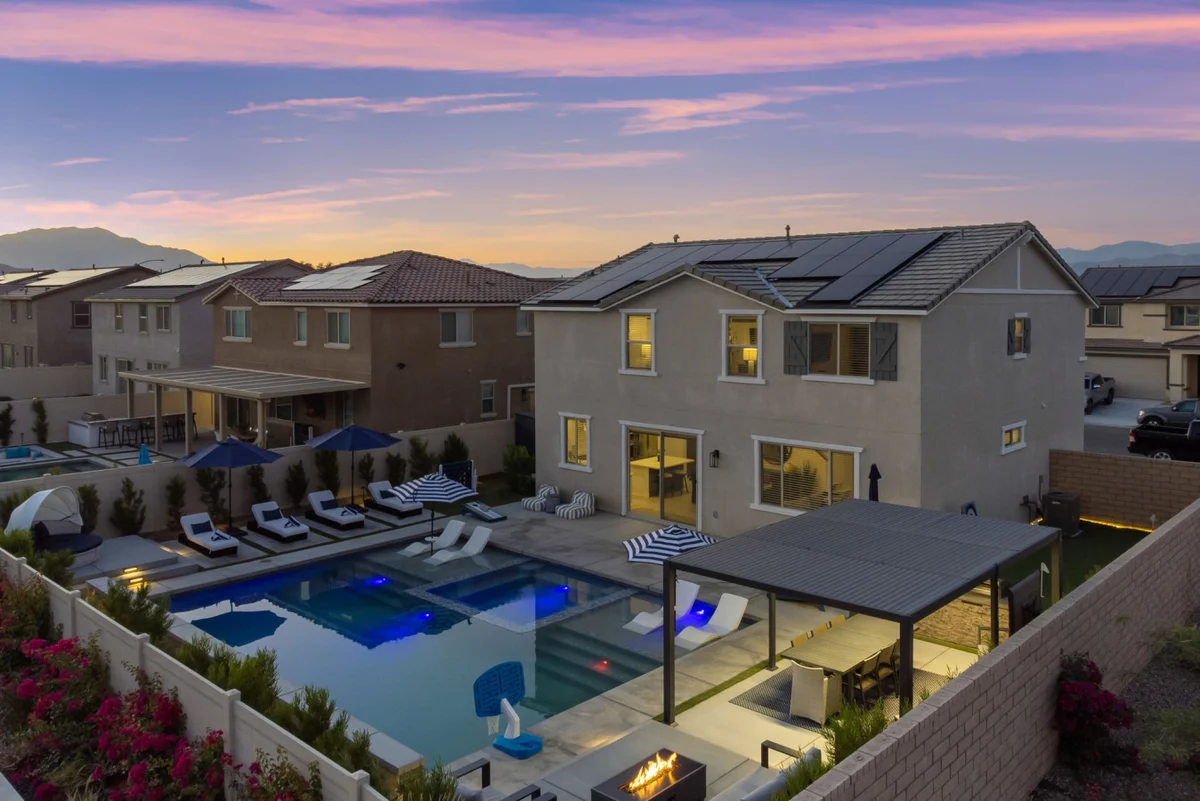 Luxe Coachella XL Pool & Free Hot Tub Heat property photo 3