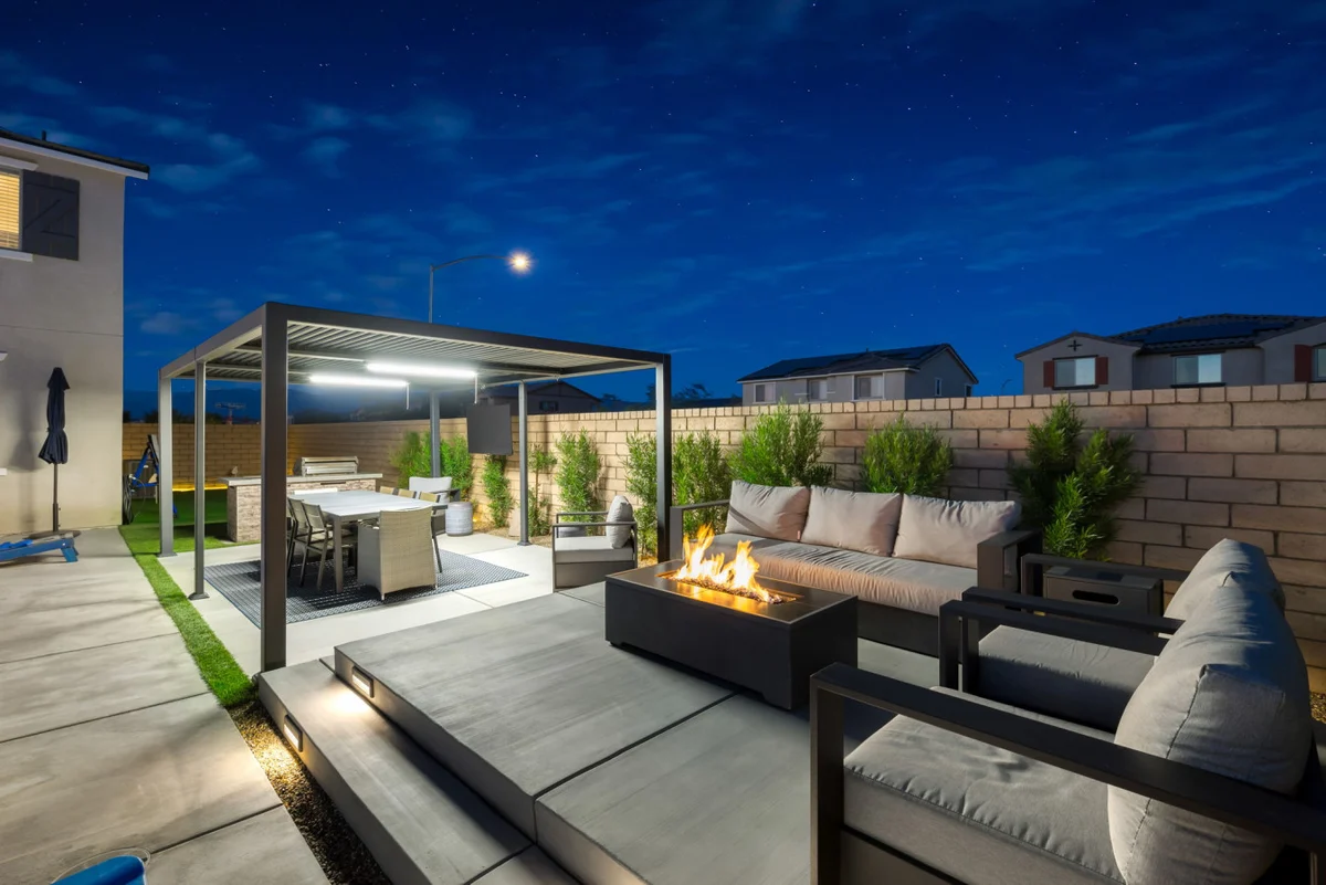 Luxe Coachella XL Pool & Free Hot Tub Heat property photo 4