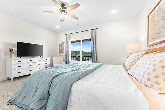 Bedroom 6 image 1